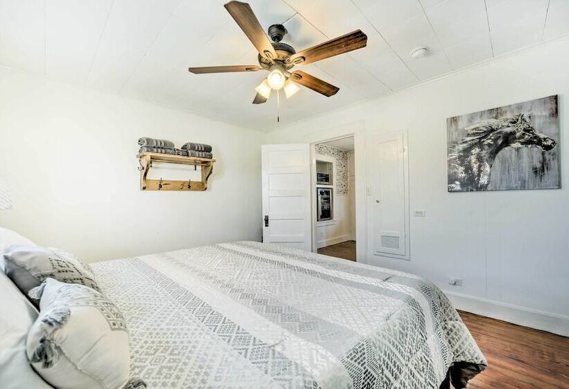 Charming Home Near Downtown Fredericksburg!