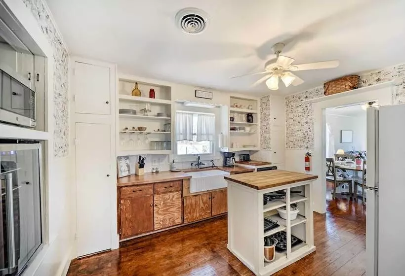 Charming Home Near Downtown Fredericksburg!