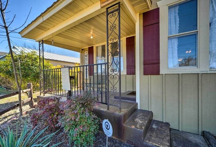 Charming Home Near Downtown Fredericksburg!