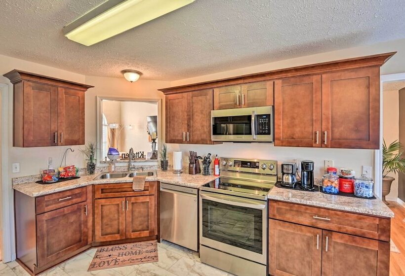 Charming Nashville Home ~ 6 Mi To Downtown!