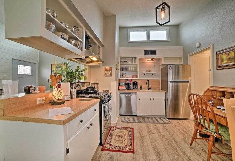 Coastal Escape W/ Yard, Walk 1 Mile To Texas A & M