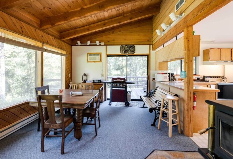 Conconully Cabin On 42 Private Acres Near Hiking!