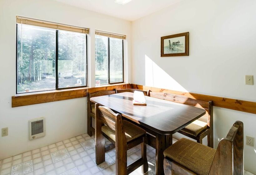 Conconully Cabin On 42 Private Acres Near Hiking!