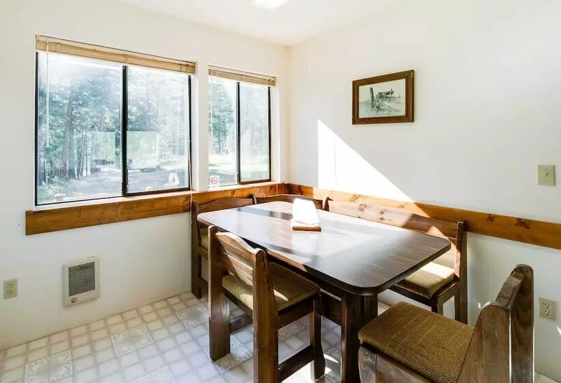 Conconully Cabin On 42 Private Acres Near Hiking!