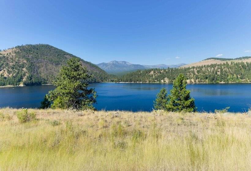 Conconully Cabin On 42 Private Acres Near Hiking!