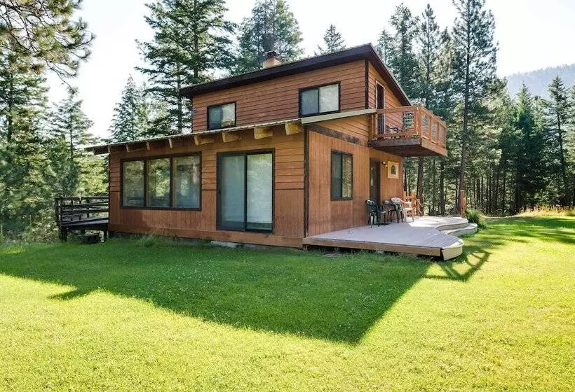 Conconully Cabin On 42 Private Acres Near Hiking!