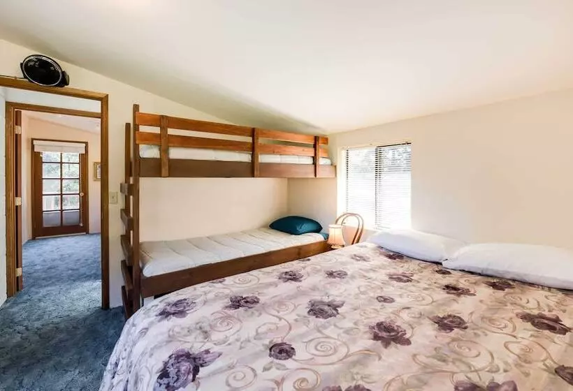 Conconully Cabin On 42 Private Acres Near Hiking!