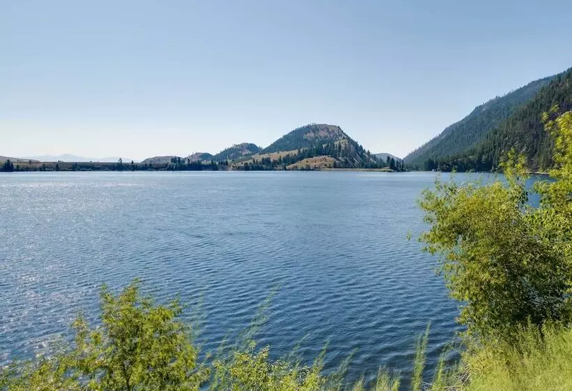 Conconully Cabin On 42 Private Acres Near Hiking!