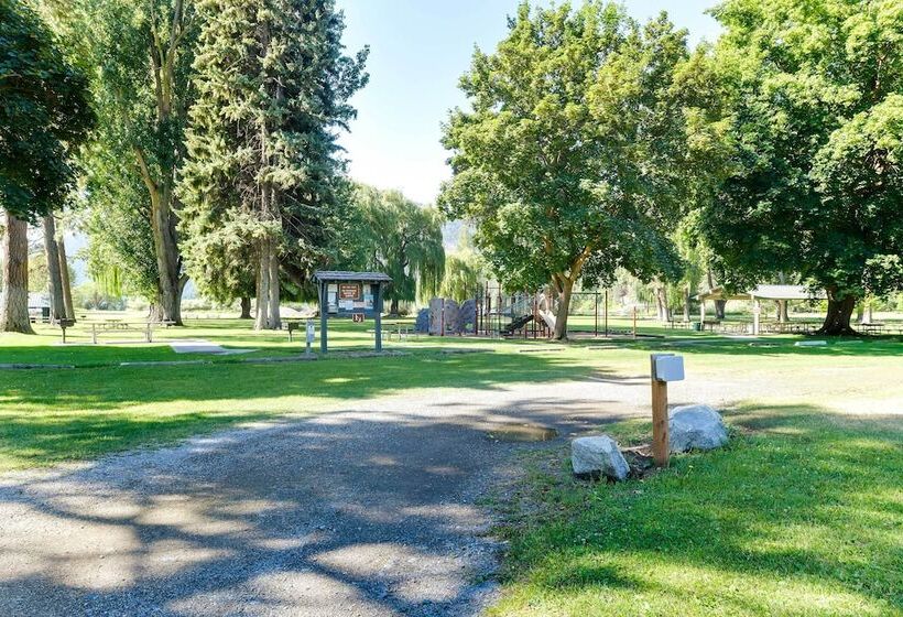 Conconully Cabin On 42 Private Acres Near Hiking!