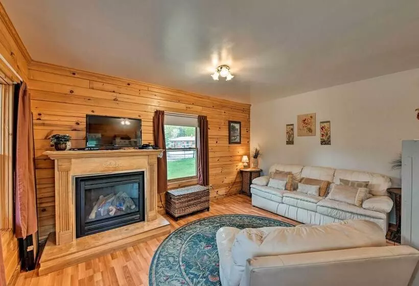 Cozy Colorado Cabin W/ Deck, Grill & River Access!