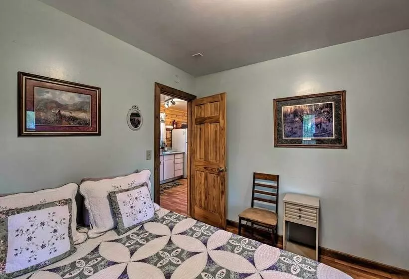 Cozy Colorado Cabin W/ Deck, Grill & River Access!