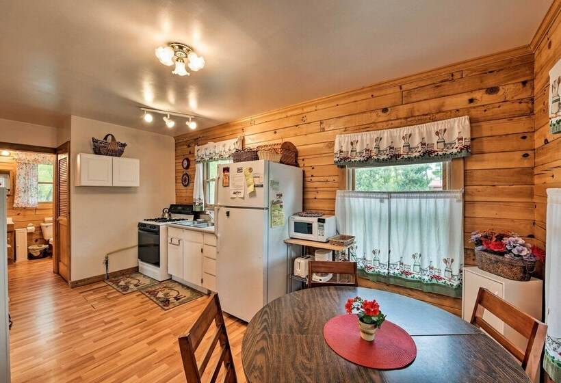 Cozy Colorado Cabin W/ Deck, Grill & River Access!