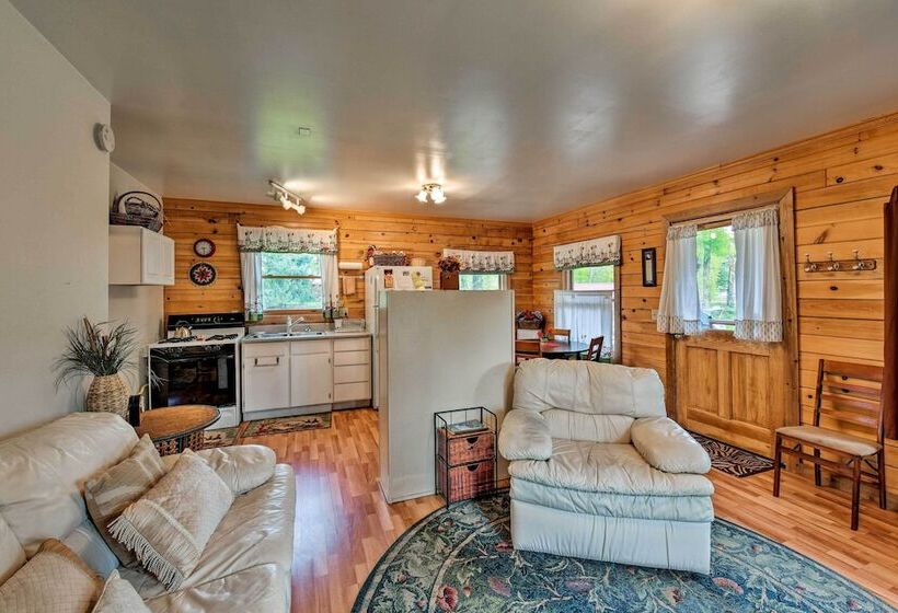 Cozy Colorado Cabin W/ Deck, Grill & River Access!