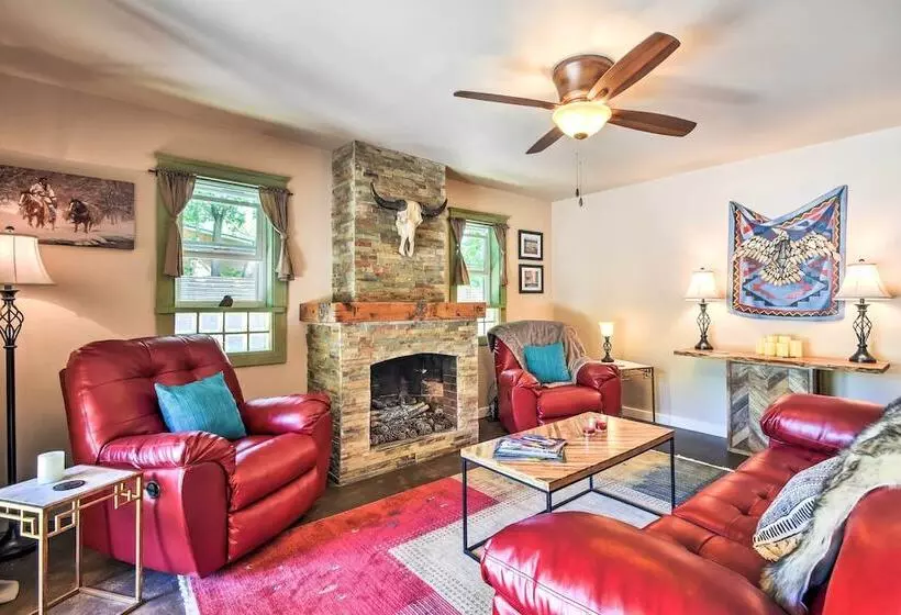 Cozy Home W/ Media Room: Short Walk To Taos Plaza!