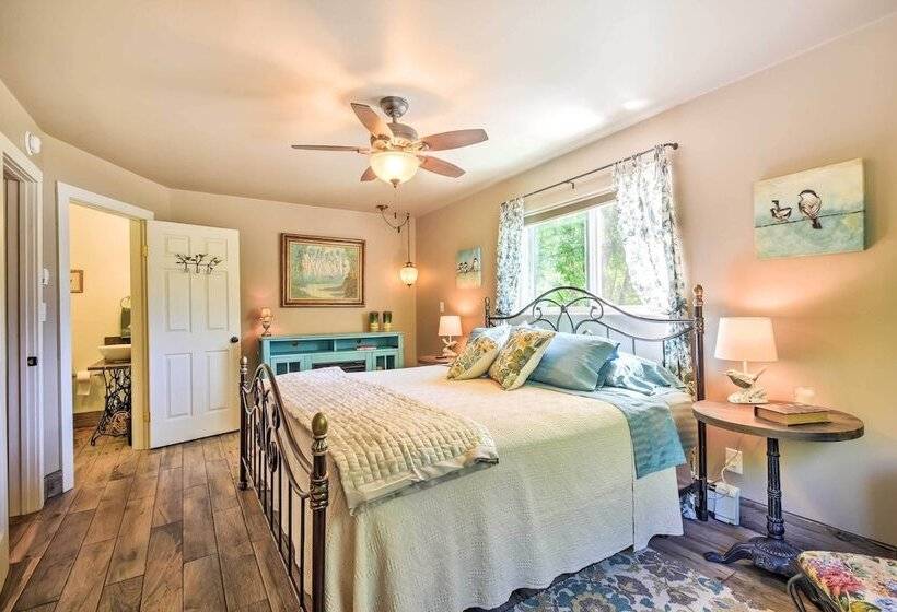 Cozy Home W/ Media Room: Short Walk To Taos Plaza!