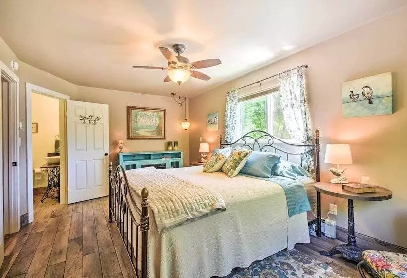 Cozy Home W/ Media Room: Short Walk To Taos Plaza!