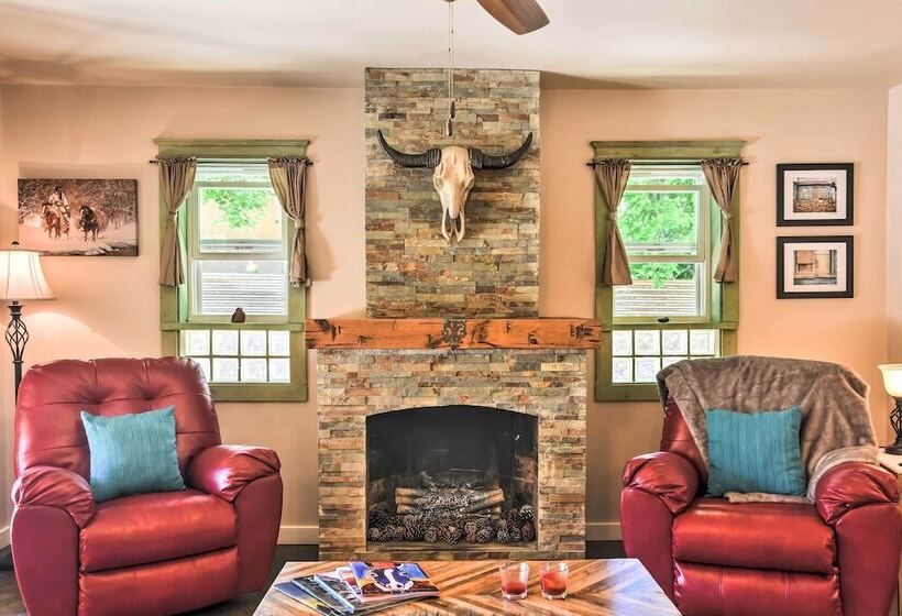 Cozy Home W/ Media Room: Short Walk To Taos Plaza!