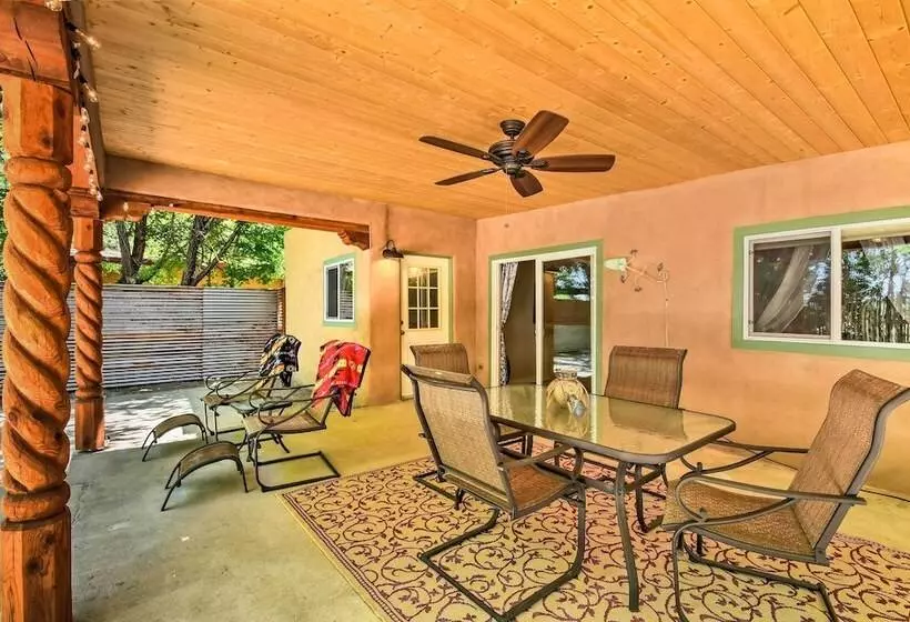 Cozy Home W/ Media Room: Short Walk To Taos Plaza!