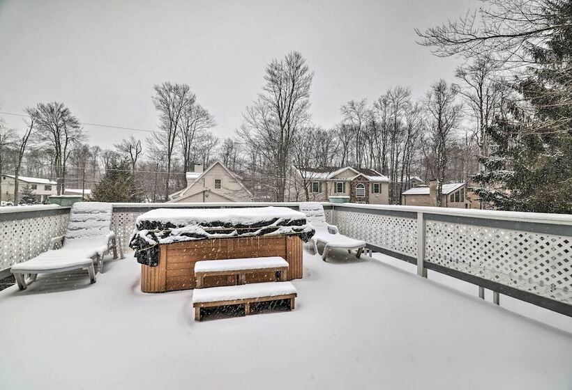 Cozy Tobyhanna Home W/ Community Amenities!