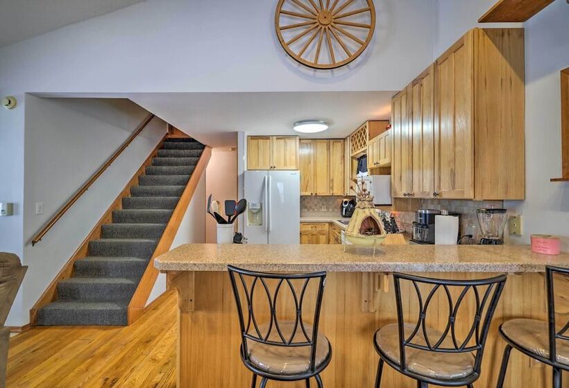 Cozy Tobyhanna Home W/ Community Amenities!