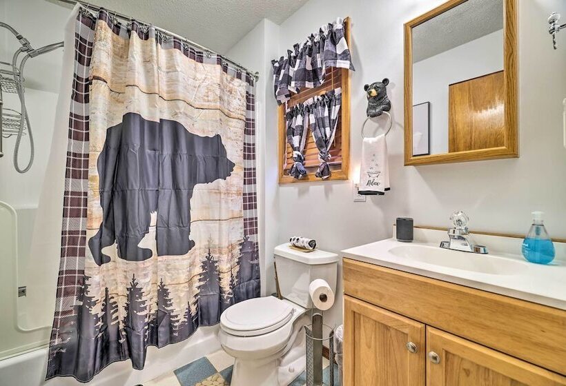 Cozy Tobyhanna Home W/ Community Amenities!