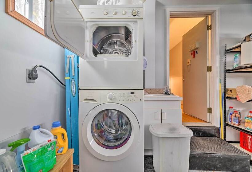 Cozy Tobyhanna Home W/ Community Amenities!