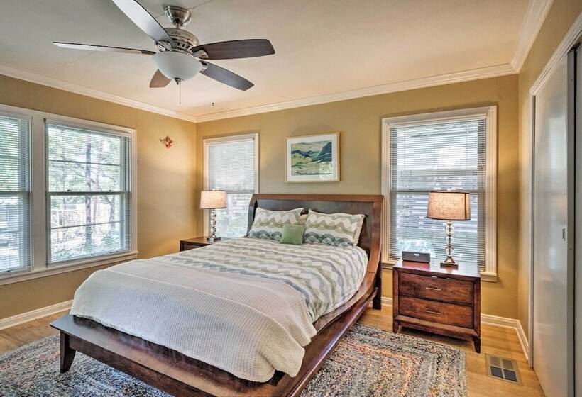 Downtown Austin Home W/ Patio, 3 Mi. To Soco!