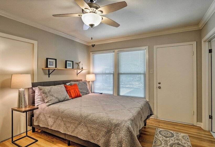 Downtown Austin Home W/ Patio, 3 Mi. To Soco!