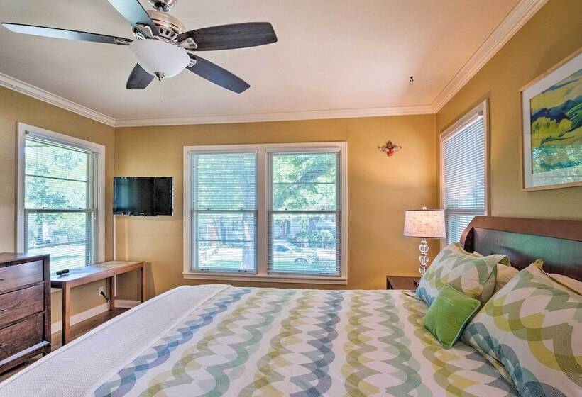 Downtown Austin Home W/ Patio, 3 Mi. To Soco!