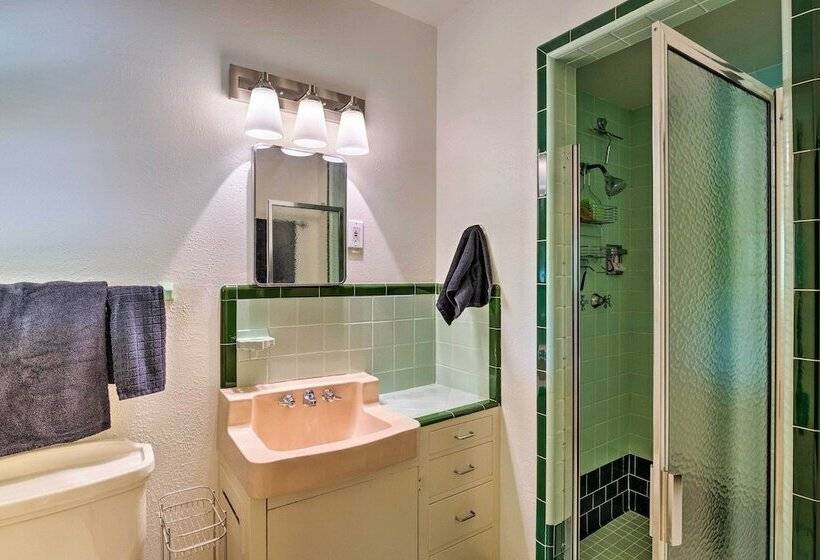 Downtown Austin Home W/ Patio, 3 Mi. To Soco!