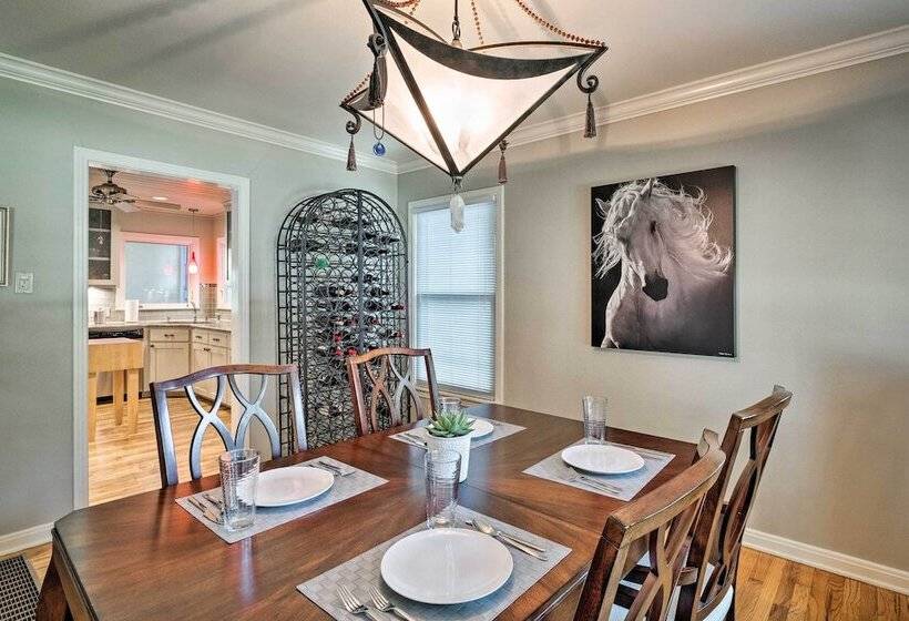 Downtown Austin Home W/ Patio, 3 Mi. To Soco!