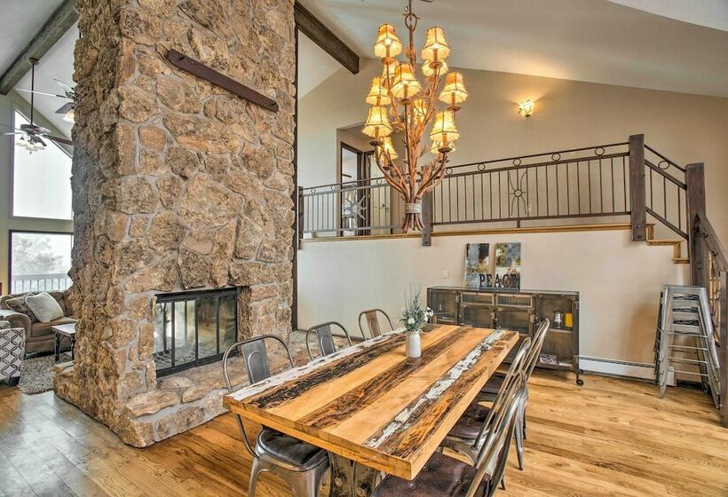 Evergreen Retreat + Hot Tub, Mtn Views & Game Room