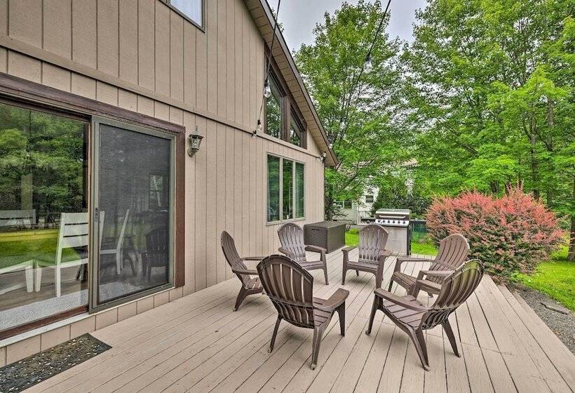 Near Hiking & Skiing: Albrightsville Home W/ Deck!