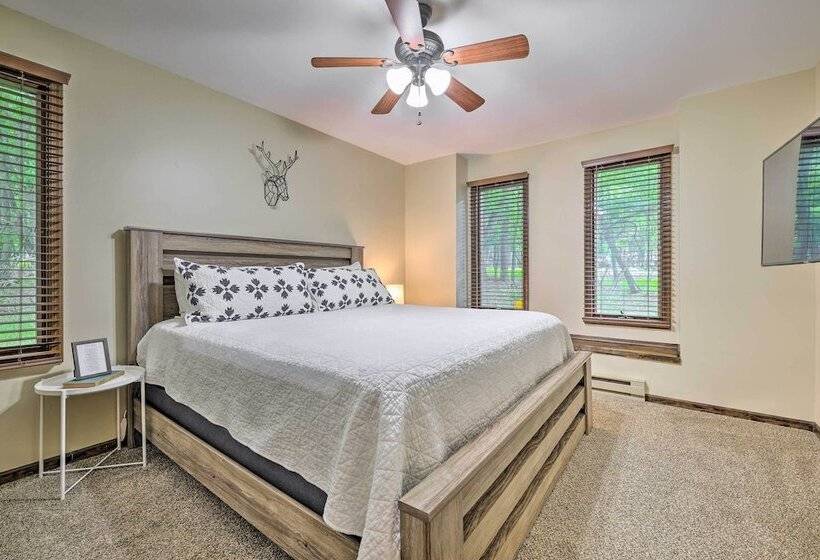 Near Hiking & Skiing: Albrightsville Home W/ Deck!