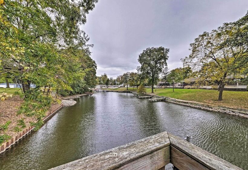 Family Home W/ Deck On Lake Sara: Pets Are Welcome
