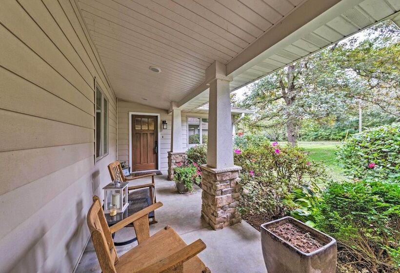 Family Home W/ Deck On Lake Sara: Pets Are Welcome