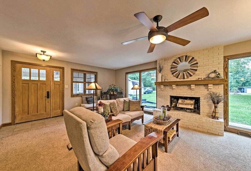 Family Home W/ Deck On Lake Sara: Pets Are Welcome