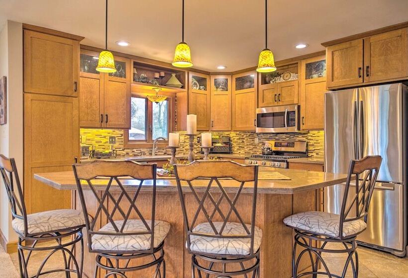 Family Home W/ Deck On Lake Sara: Pets Are Welcome