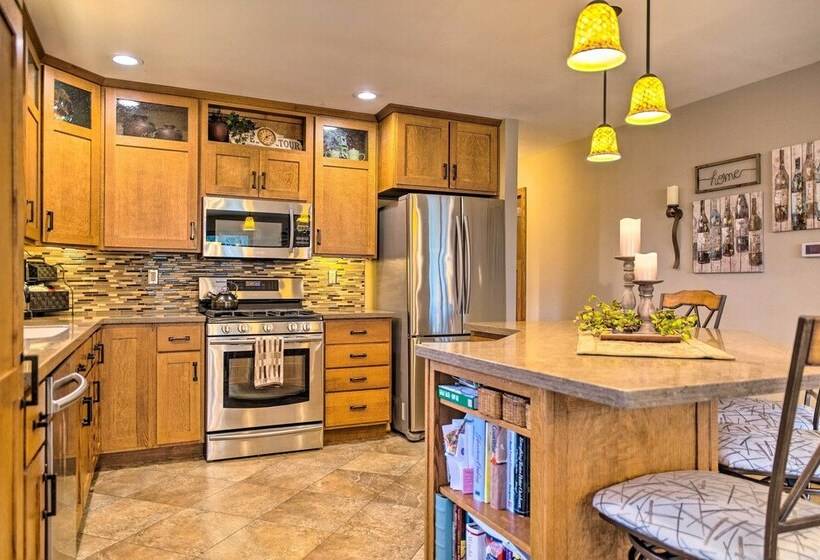 Family Home W/ Deck On Lake Sara: Pets Are Welcome