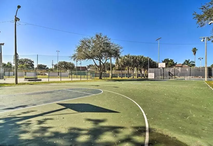 Indian Rocks Beach Home   2 Blocks To Beach!