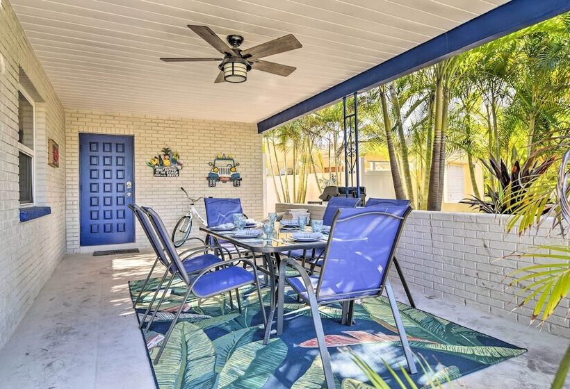 Indian Rocks Beach Home   2 Blocks To Beach!