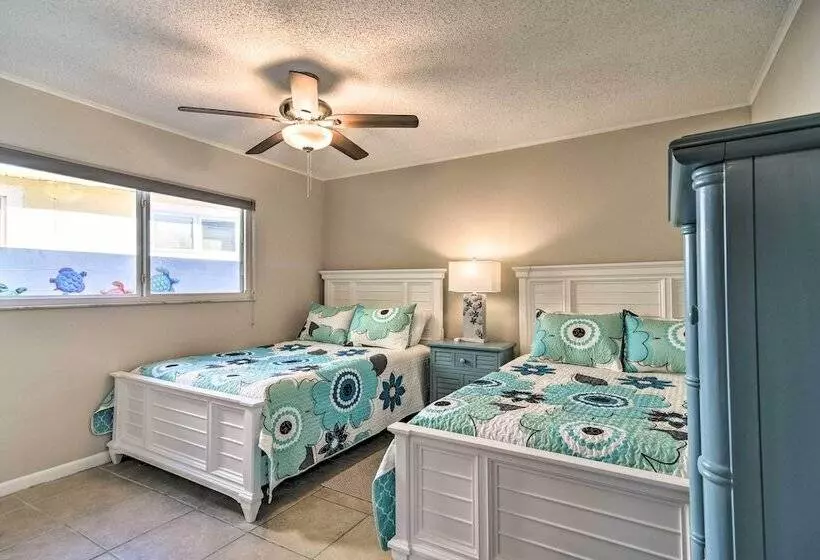 Indian Rocks Beach Home   2 Blocks To Beach!