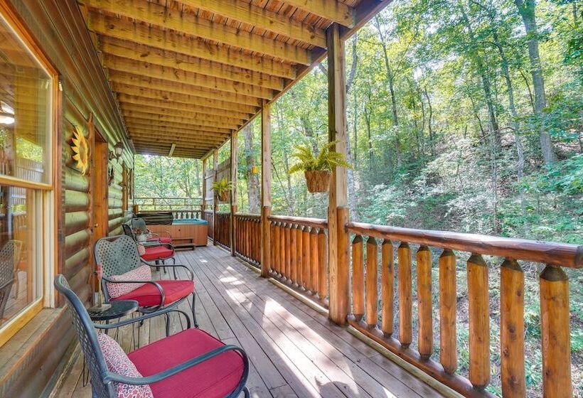 Family Cabin W/ Private Hot Tub & Game Room!