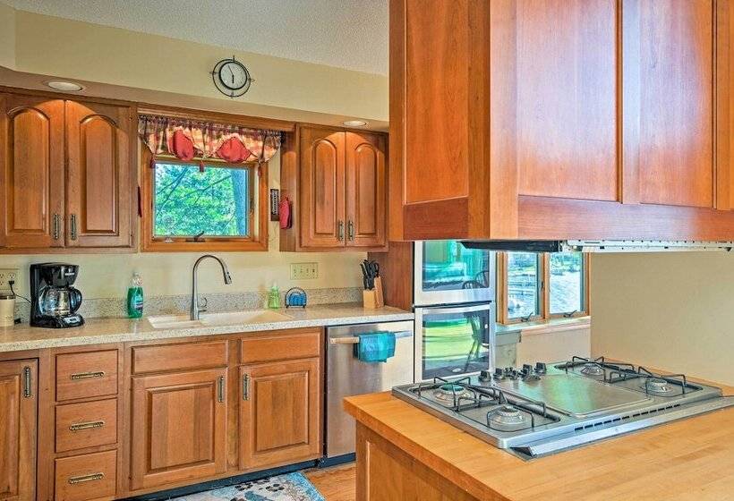 Lake Bonaparte  Fins & Feathers Lodge  W/ Dock!