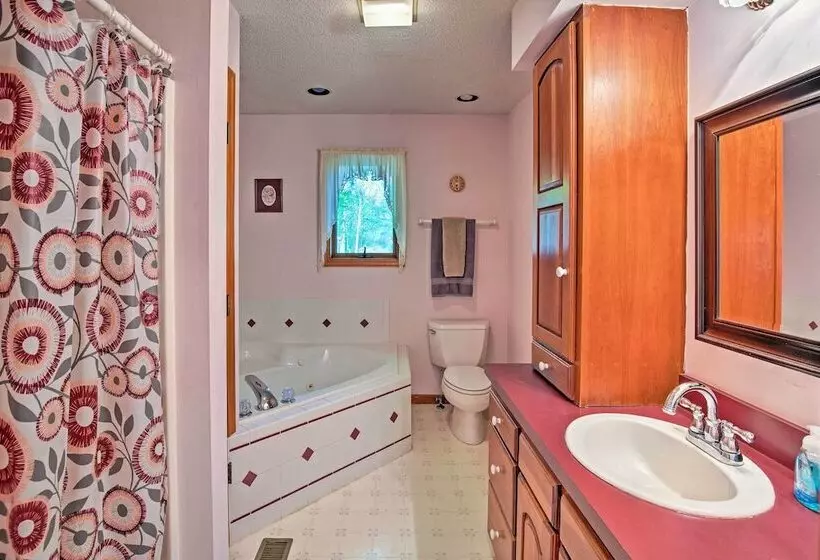 Lake Bonaparte  Fins & Feathers Lodge  W/ Dock!