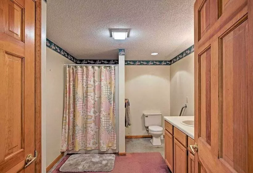 Lake Bonaparte  Fins & Feathers Lodge  W/ Dock!