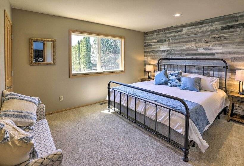 Lake Chelan Home W/ Boat Dock & Slip