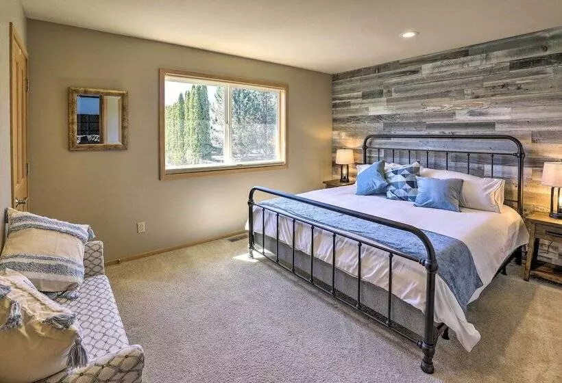 Lake Chelan Home W/ Boat Dock & Slip