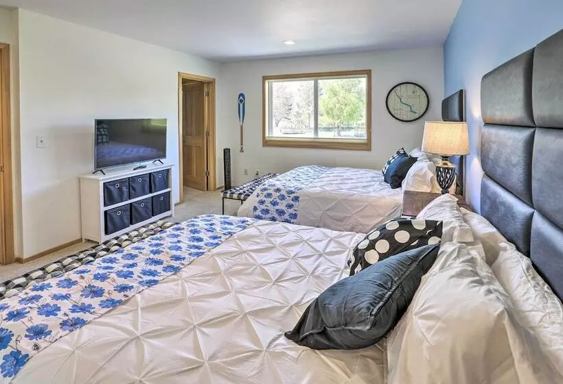 Lake Chelan Home W/ Boat Dock & Slip