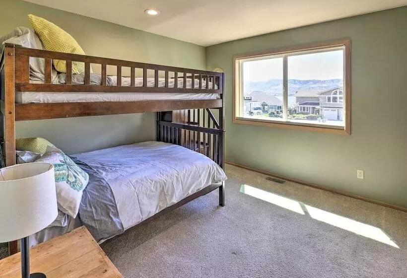 Lake Chelan Home W/ Boat Dock & Slip